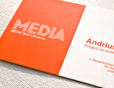 business-card_media-desk_img